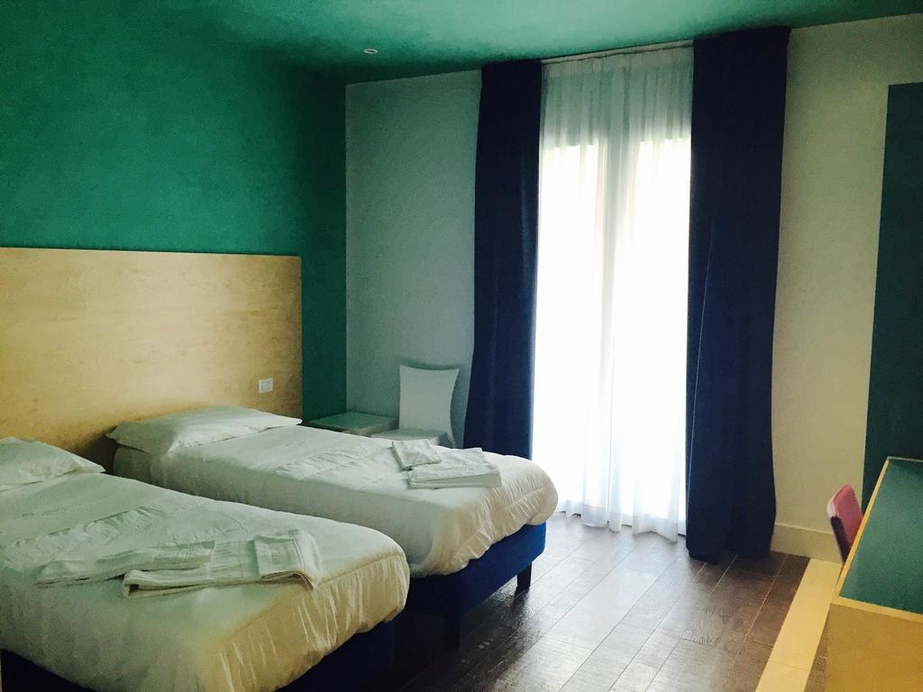 Double or Twin Room,191528473:JPEG