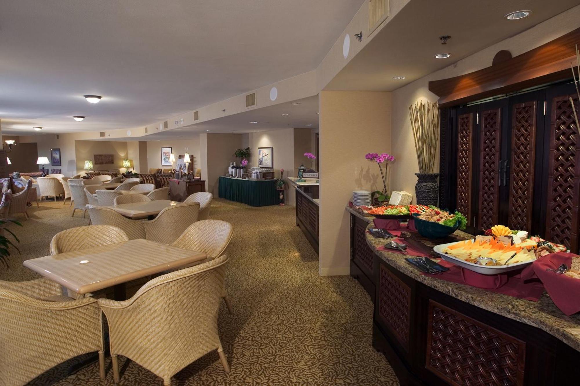 Club Level Room - Two Queen Beds (Includes FREE^ Universal Express Unlimited),1439661112:JPEG