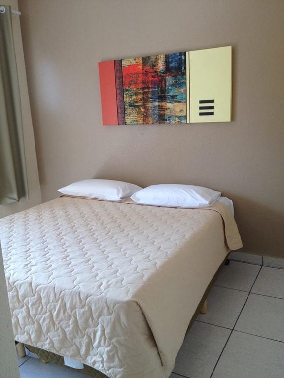 Quarto com Cama de Casal ou 2 de Solteiro