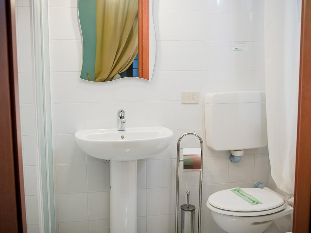 Double Room with Private Bathroom,196777126:JPEG