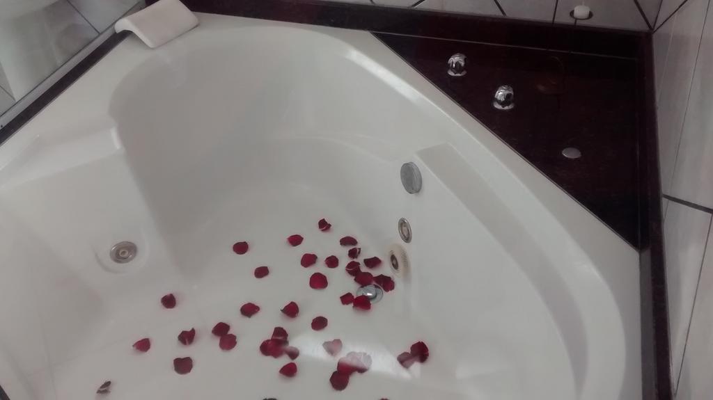 Quarto Duplo com Banheira de Hidromassagem
