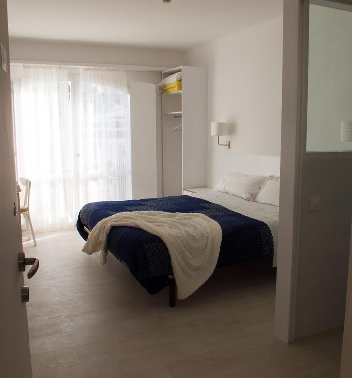 Chambre Double de Luxe avec Balcon - Vue Partielle sur Mer