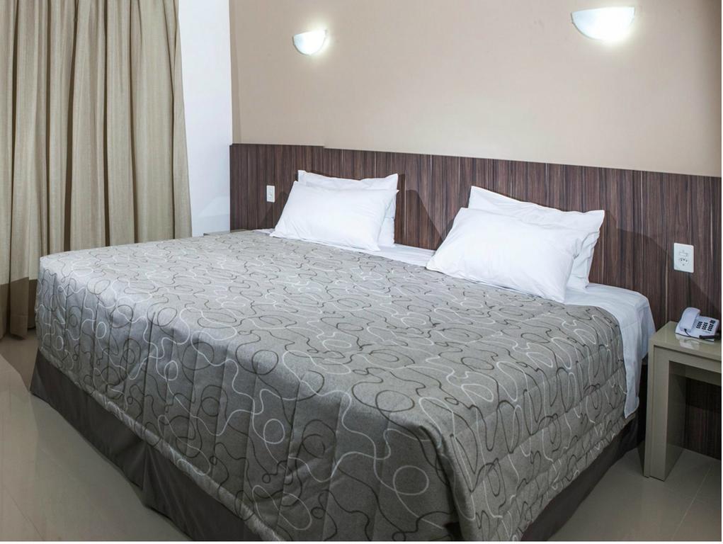 Quarto Duplo com Cama de Casal