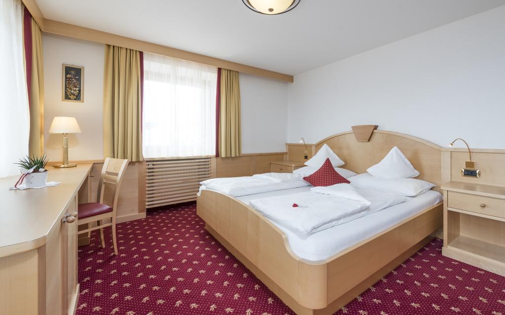 Doppelzimmer mit Balkon