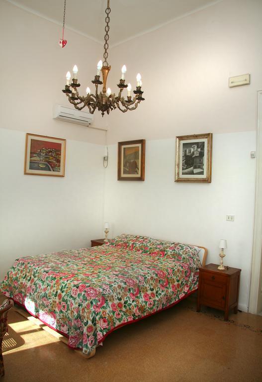 Chambre Double ou Lits Jumeaux avec Salle de Bains