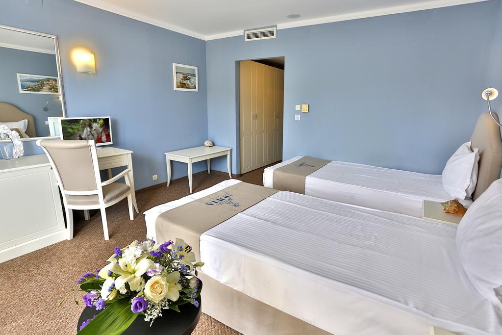 Doppel-/Zweibettzimmer mit Balkon und Parkblick