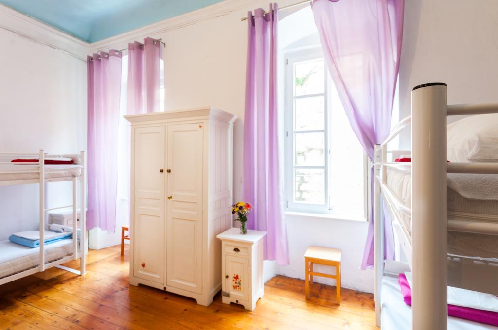Lit dans Dortoir pour Femmes de 4 Lits