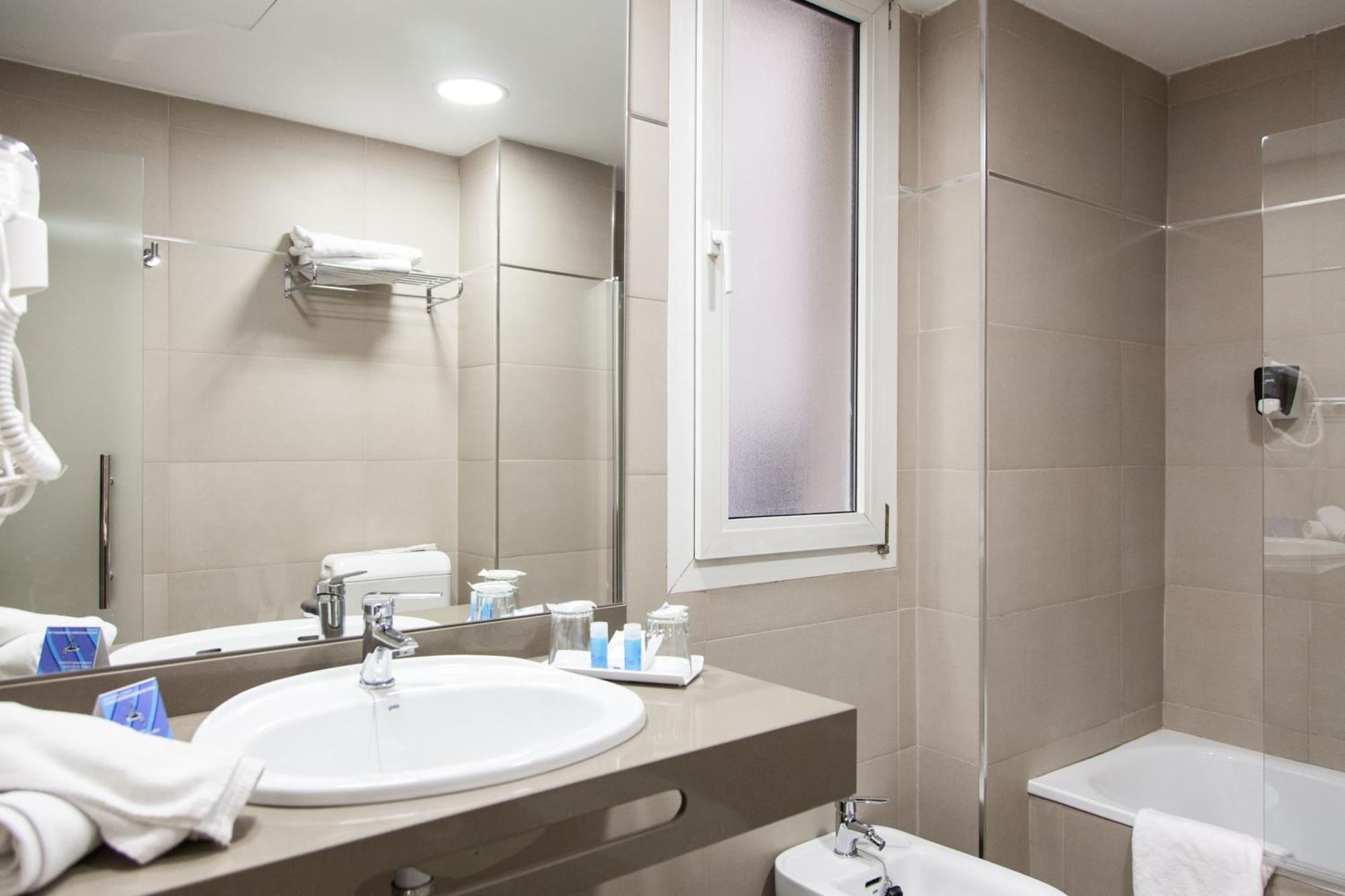 Triple Room (3 Adults),262429369:JPEG