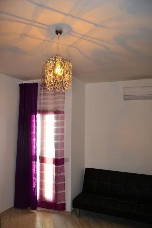 Large Double Room,219417581:JPEG
