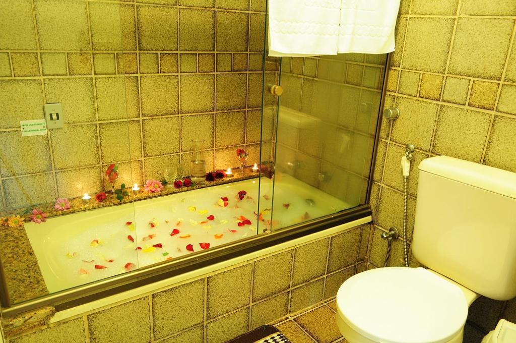 Chalet with Individual Spa Bath,1105826352:JPEG