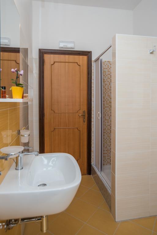 Camera Matrimoniale con Bagno Privato Esterno