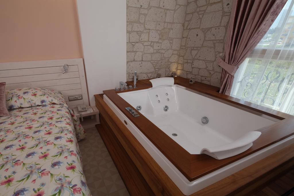 Hochzeitssuite mit Whirlpool