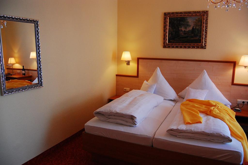 Doppelzimmer mit Balkon