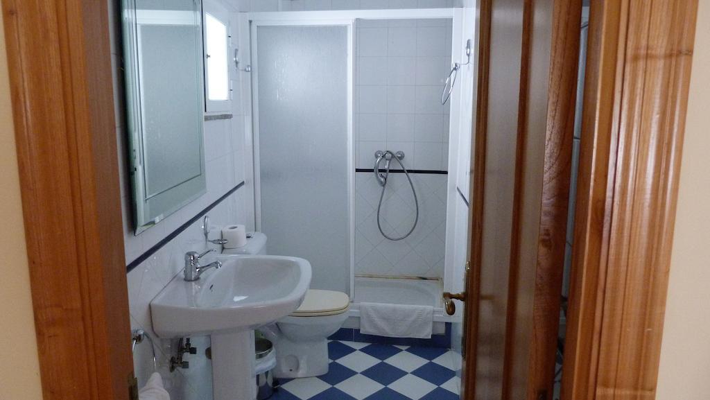 Habitación Doble con baño privado - 2 camas