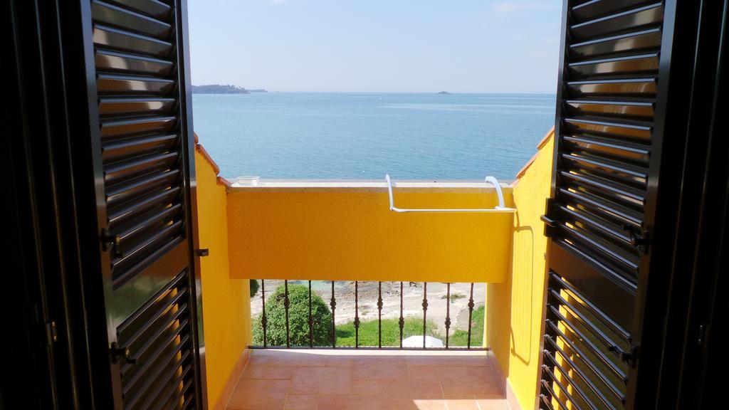 Tweepersoonskamer met Balkon en Uitzicht op Zee