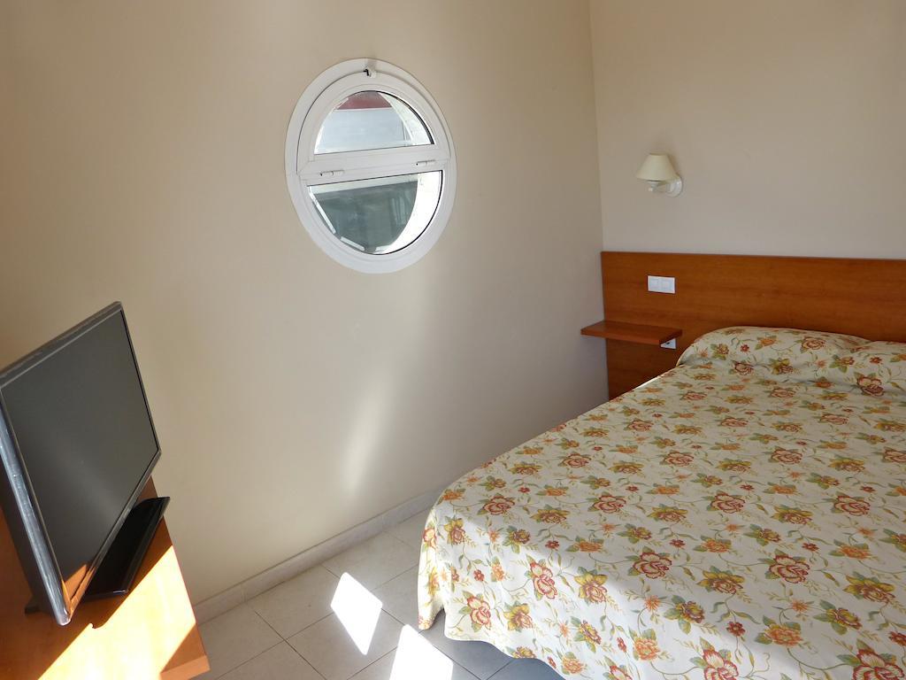 Double Room,236230185:JPEG