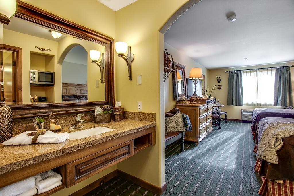 Queen Room with Two Queen Beds