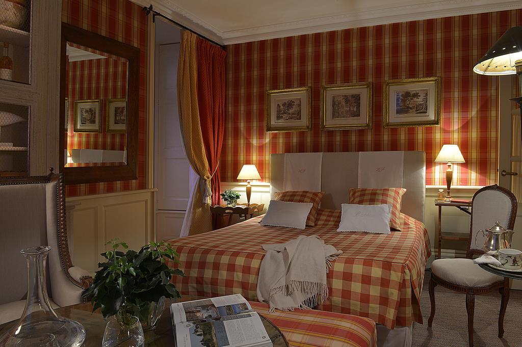 Chambre Double Supérieure - Vue Partielle sur Mer