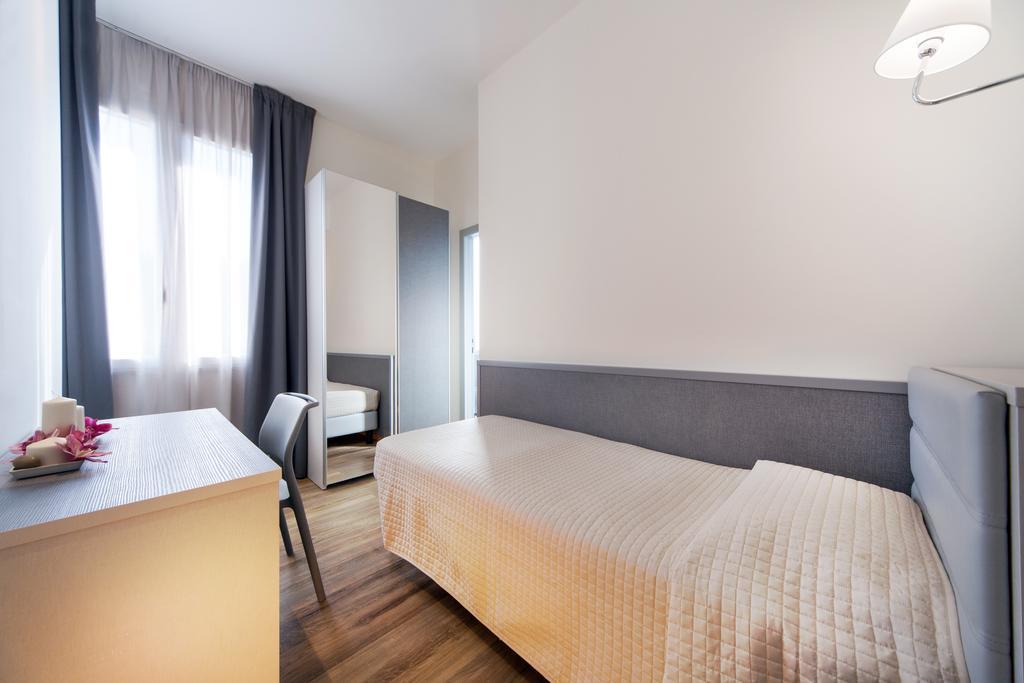 Superior Single Room,239555257:JPEG
