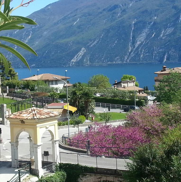 Camera Matrimoniale con Vista Lago