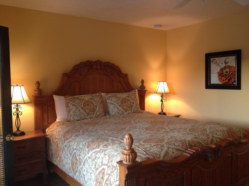 Standard King Room