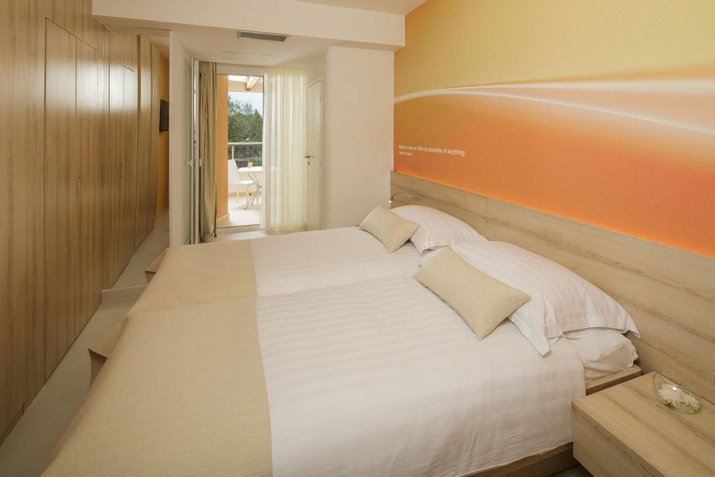 Classic Zimmer mit Verbindungstür und Balkon - Parkseite