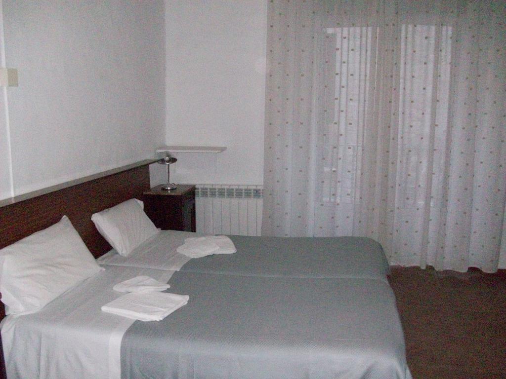 Chambre Double ou Lits Jumeaux avec Salle de Bains Privative