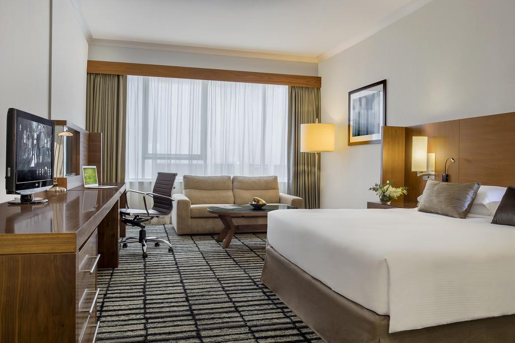 Guest Room - King Bed