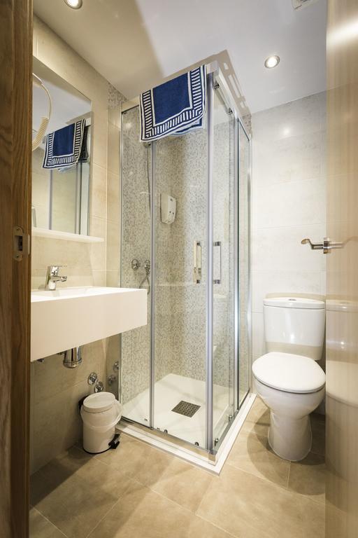 Double Room with Private Bathroom - 1 Double bed,411199761:JPEG