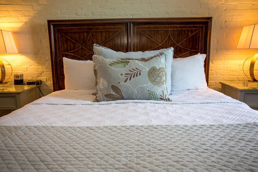 Suite mit 1 Schlafzimmer mit Queensize-Bett und Straßenblick - nur über Treppen zugänglich