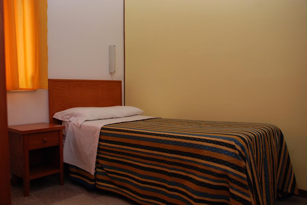 Single Room Private Bathroom,267438313:JPEG