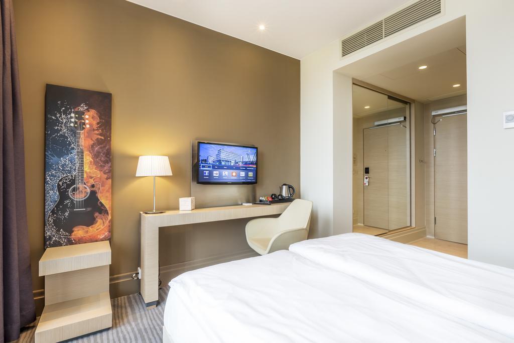 Chambre Lit Queen-size - Accessible aux Personnes à Mobilité Réduite