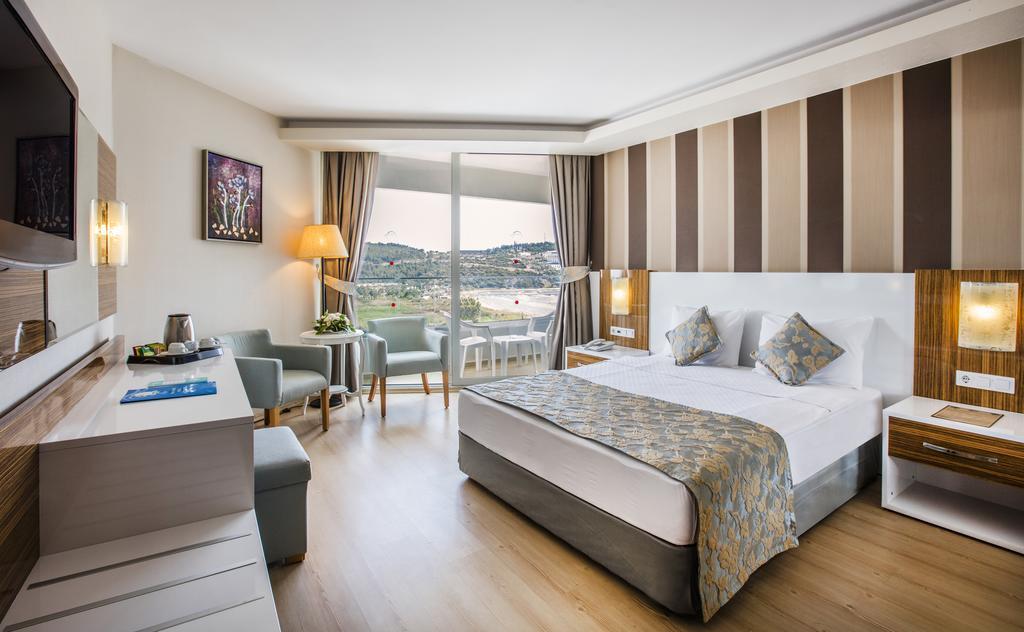 Standard Double or Twin Room with Sea View