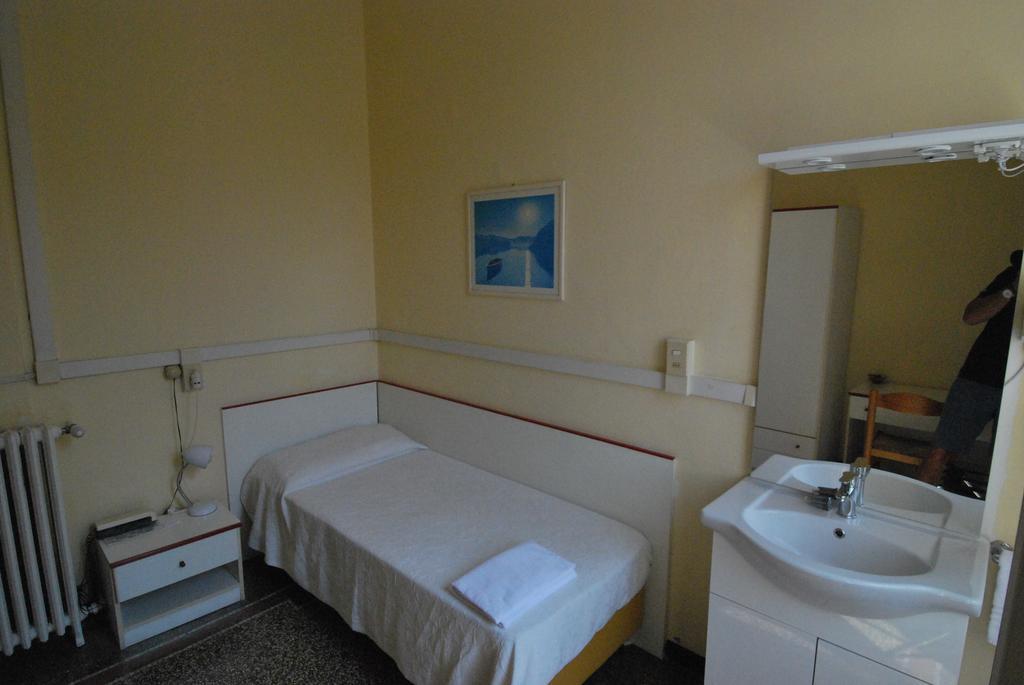 Single Room,272330477:JPEG