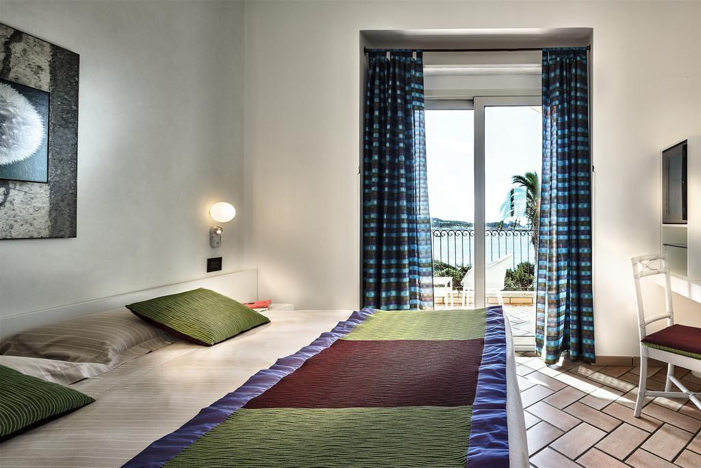 Camera Deluxe Matrimoniale/Doppia con Letti Singoli con Vista Mare