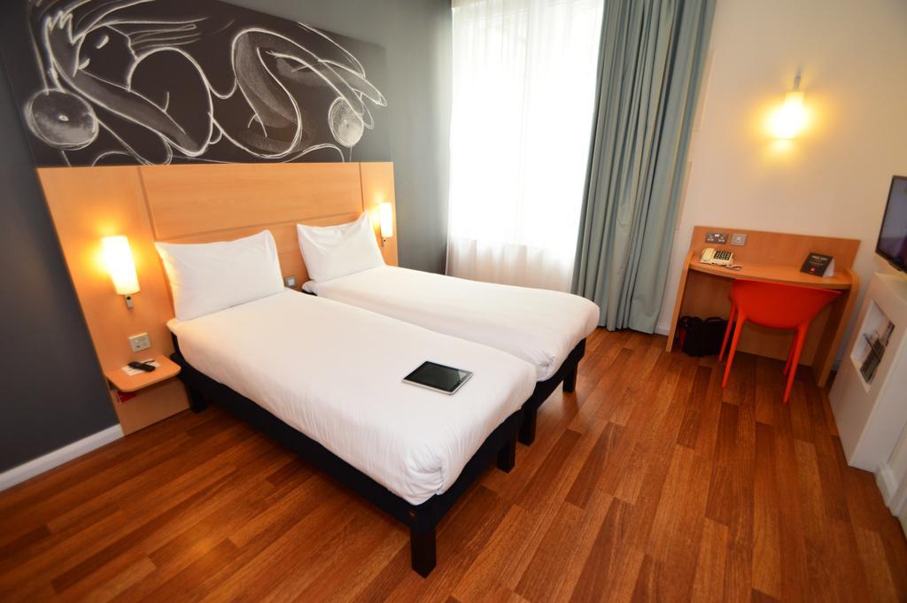 Standaard Kamer met Twee Aparte Bedden - Rolstoeltoegankelijke Kamer