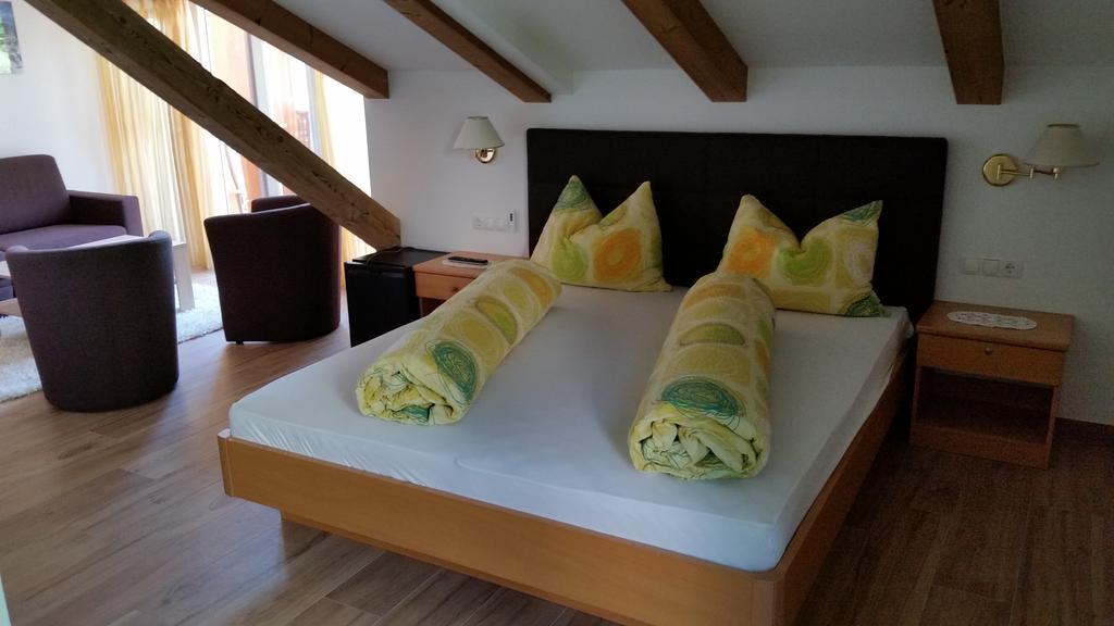 Doppelzimmer mit Balkon