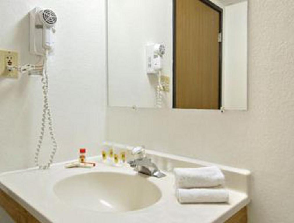 Deluxe Double Room with Two Double Beds - Non-Smoking