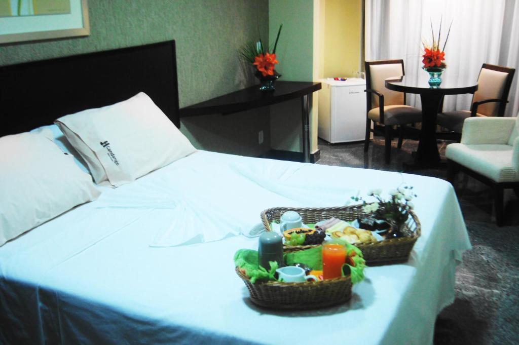 Quarto com Cama de Casal ou 2 de Solteiro