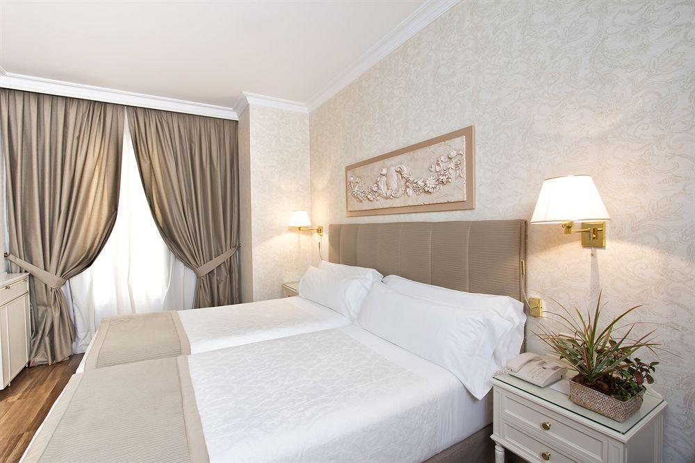 Quarto Deluxe com Cama de Casal ou 2 de Solteiro