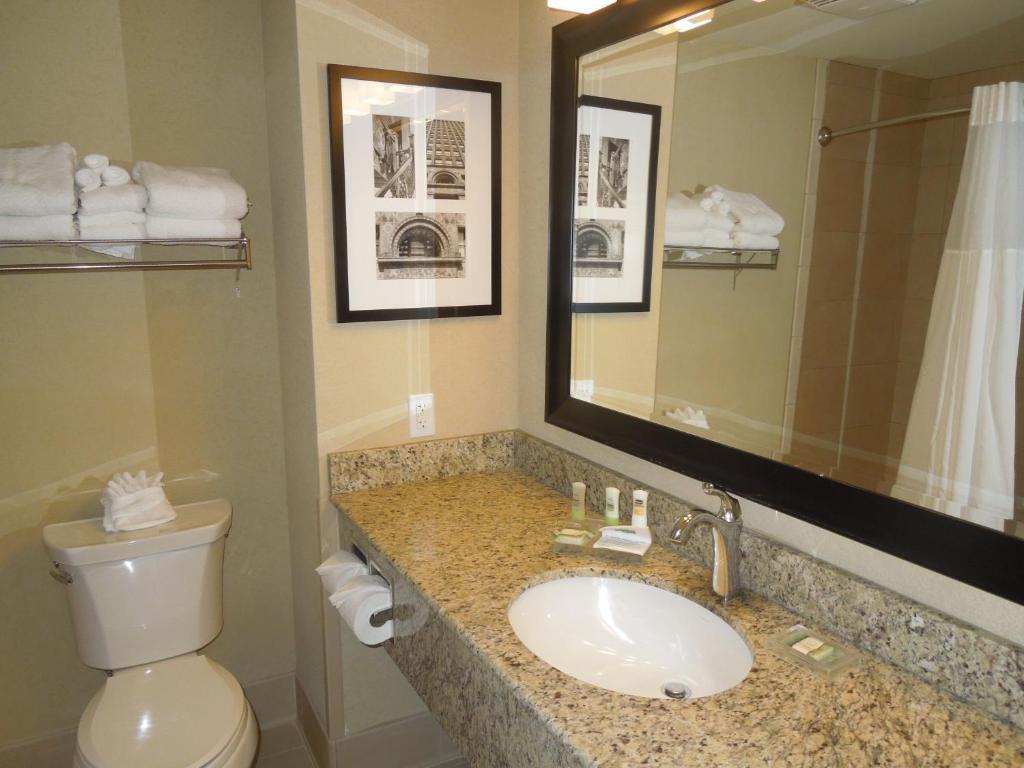 Standard Queen Room with Two Queen Beds
