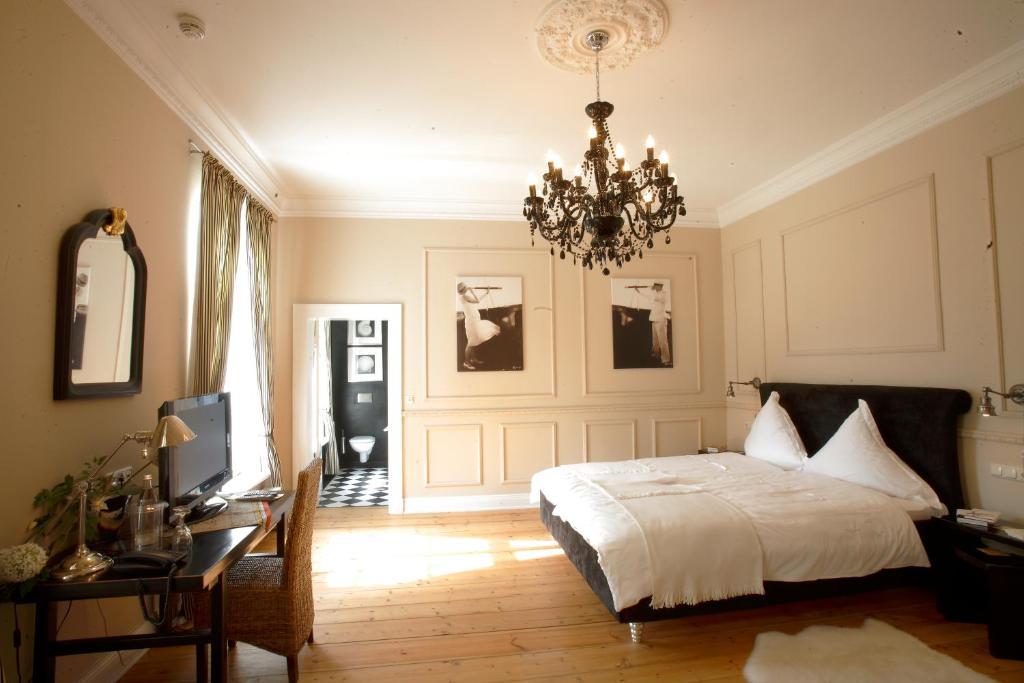 Deluxe Zimmer mit Kingsize-Bett