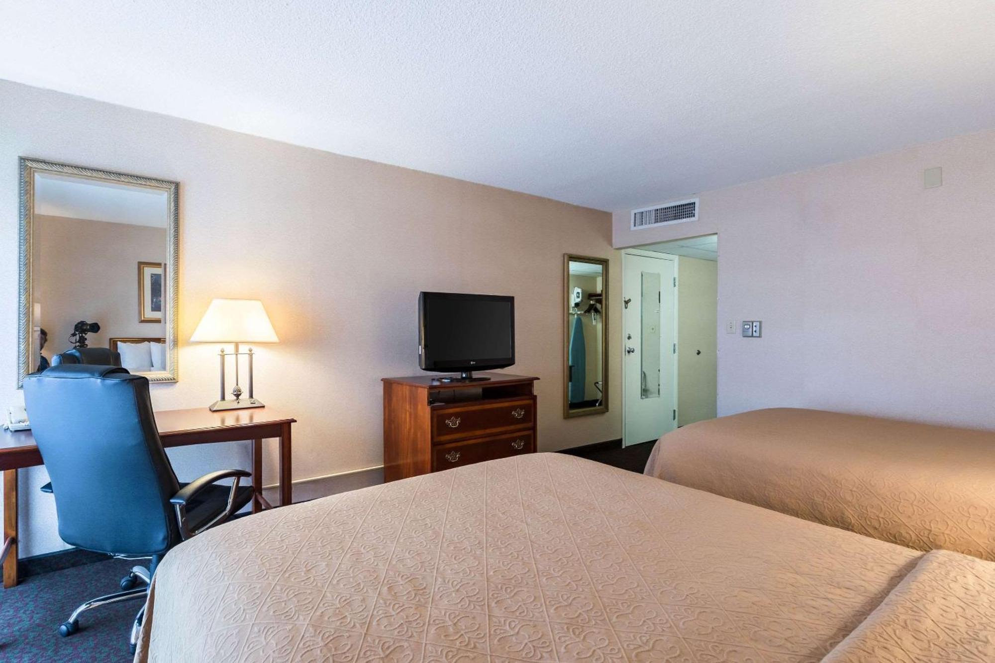Double Room with Two Double Beds - Non-Smoking