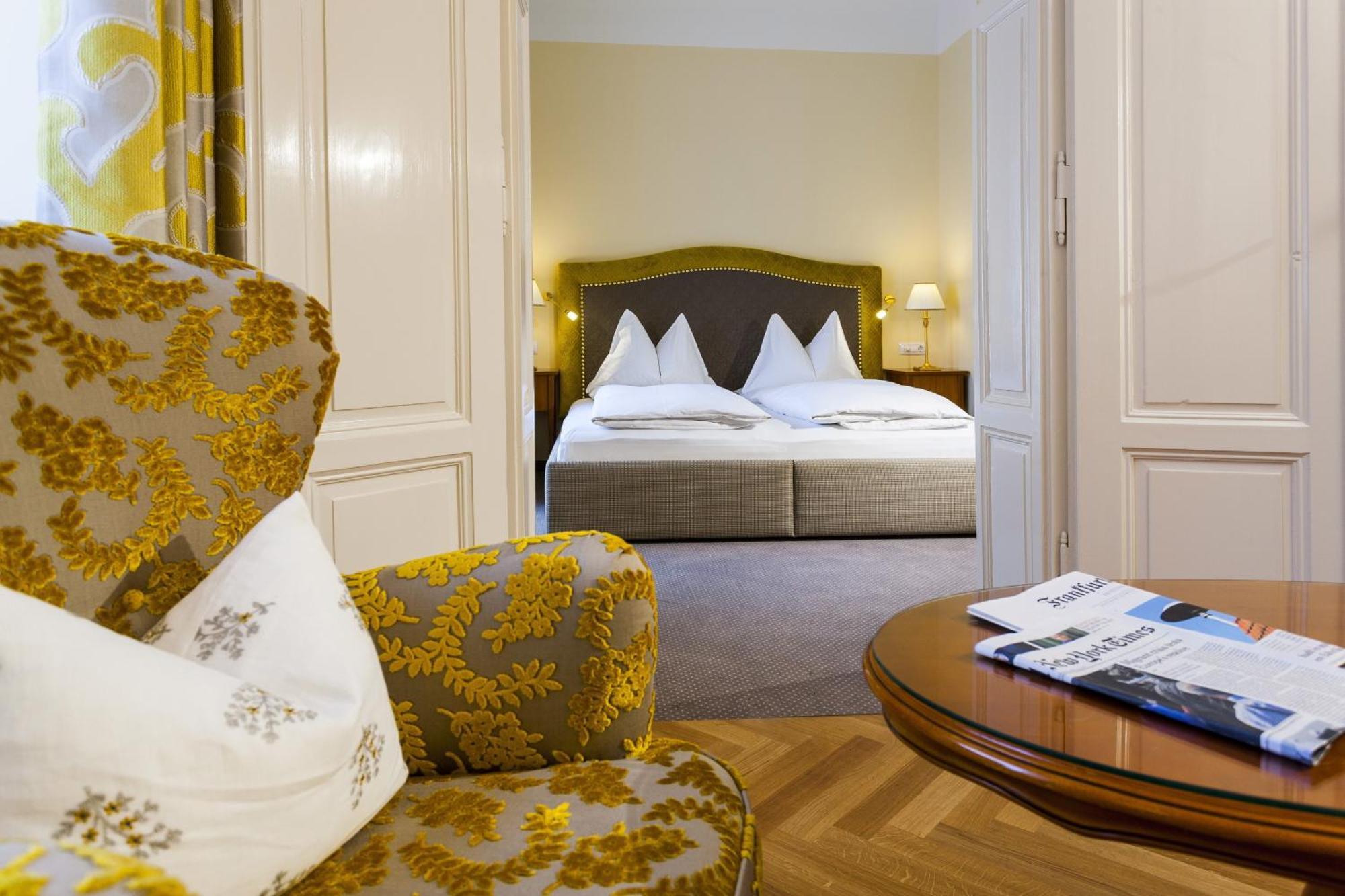 Deluxe Doppelzimmer mit Blick auf den Innenhof