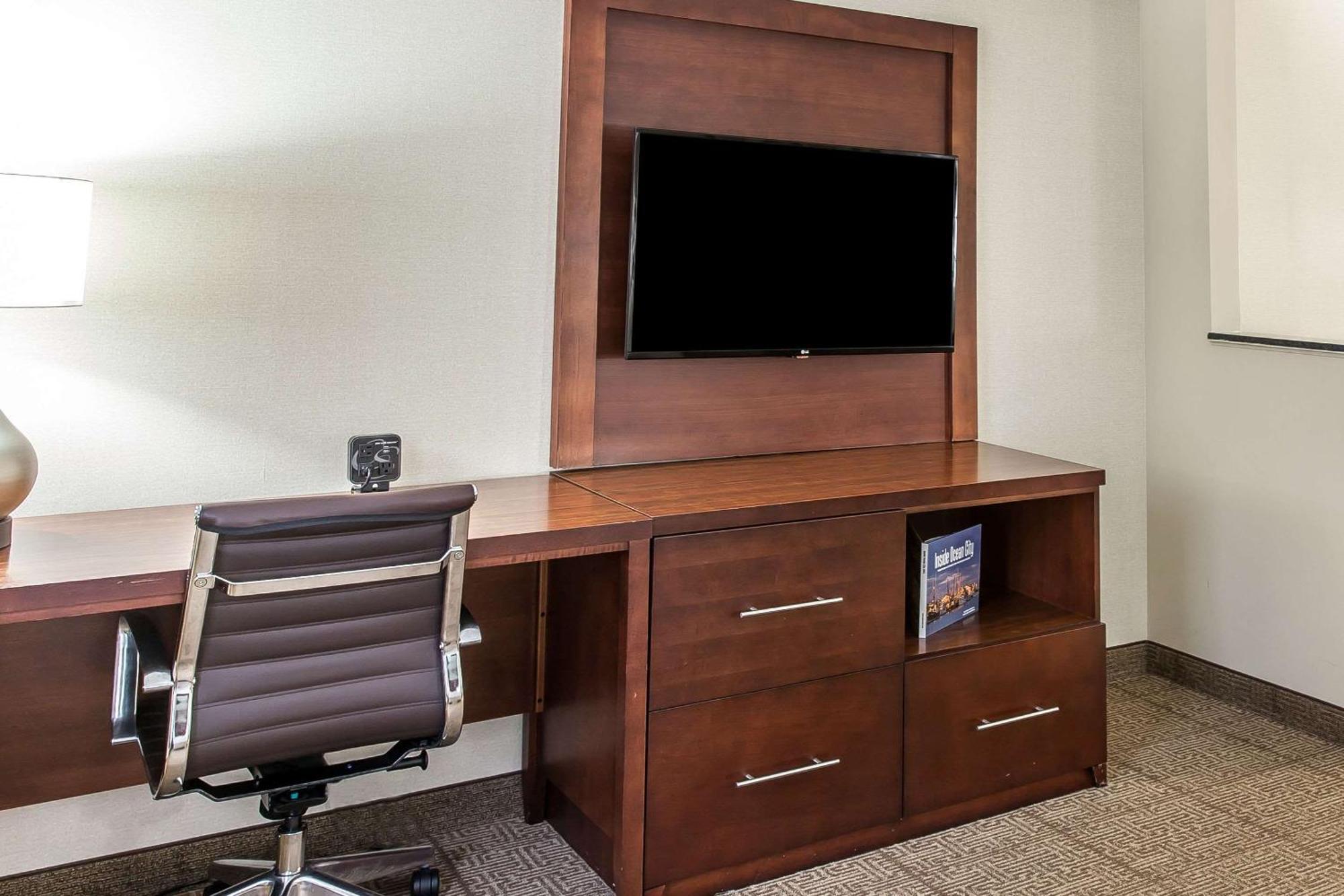 Superior King Suite - Non-Smoking