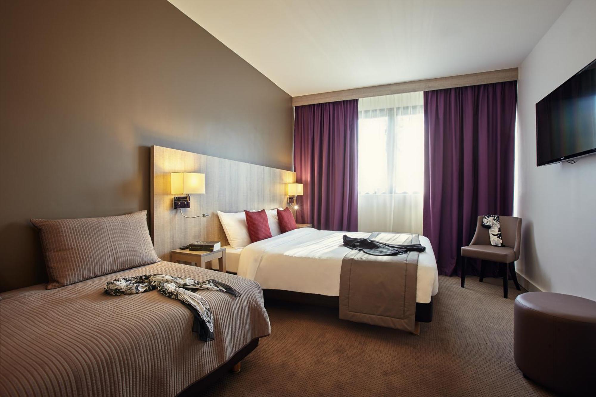 Chambre Classique avec 1 Lit Double et 1 Lit Simple