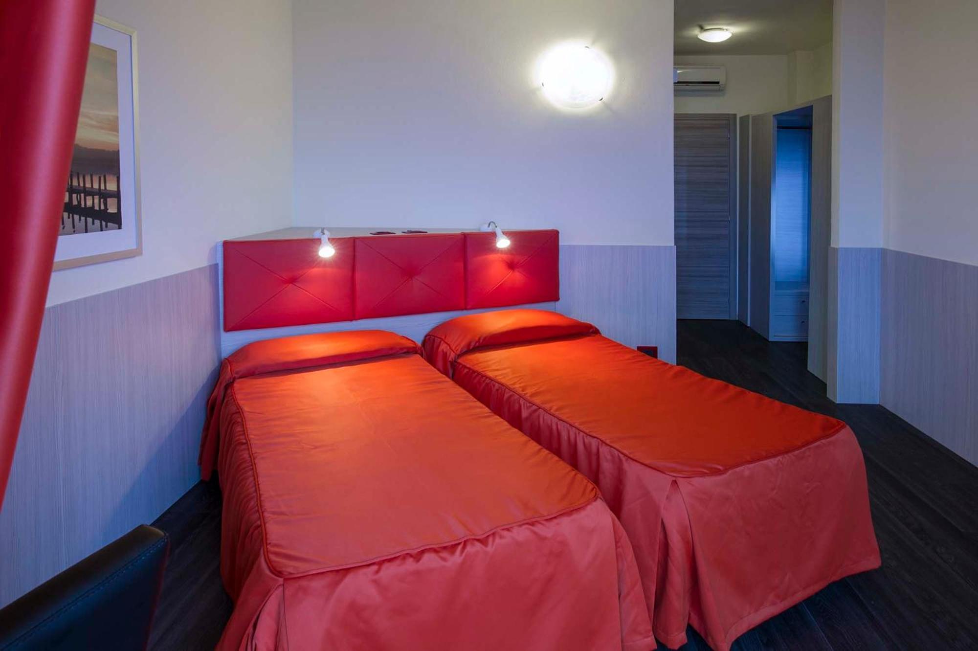 Doppel-/Zweibettzimmer mit Seeblick
