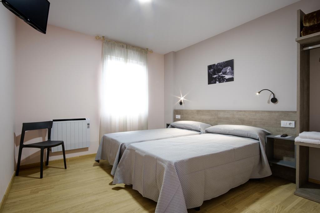 Twin Room with Private Bathroom,314210105:JPEG