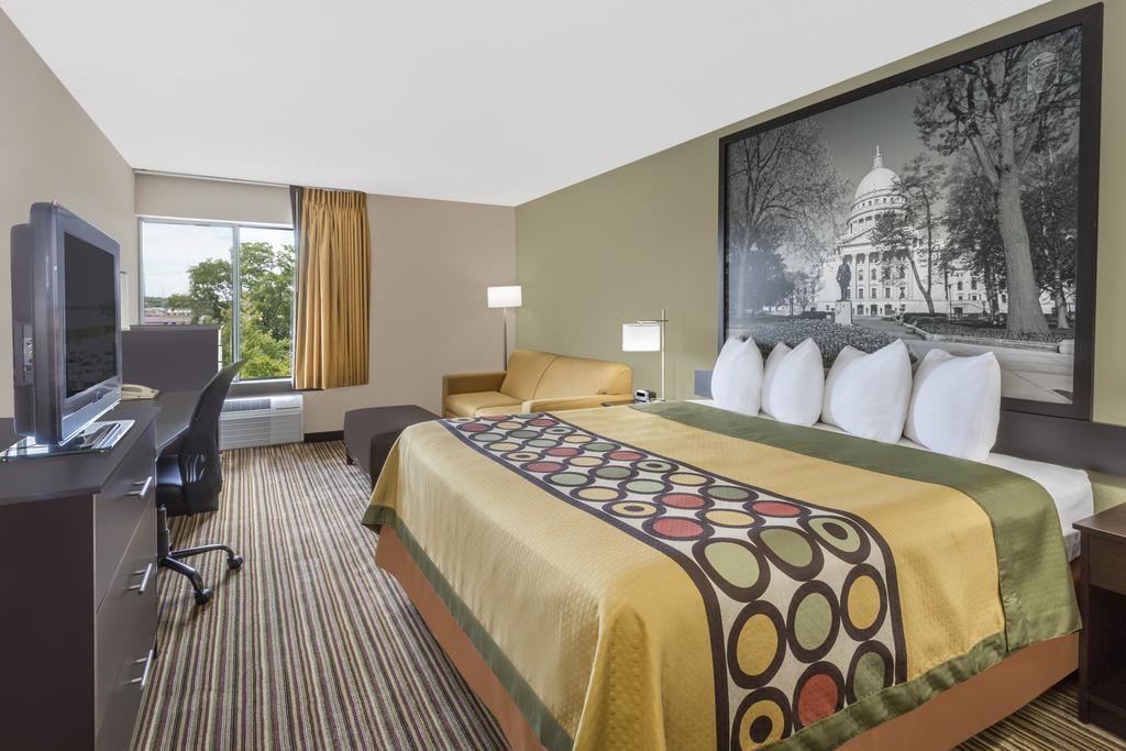 Deluxe King Room - Non-Smoking