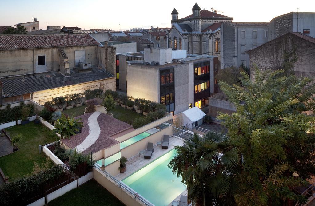Chambre Double Supérieure - Vue sur Piscine et Jardin